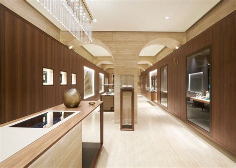 rolex roma via carbonari|Rolex Has Arrived in Via dei Condotti .